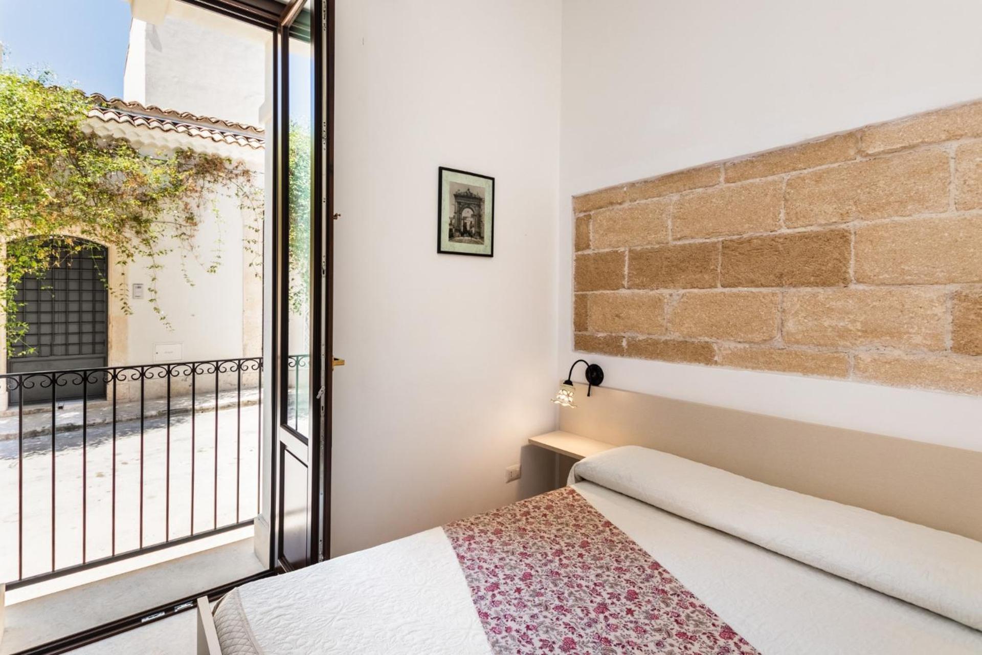 Morfeo Charming Rooms & Relax Avola Exterior photo
